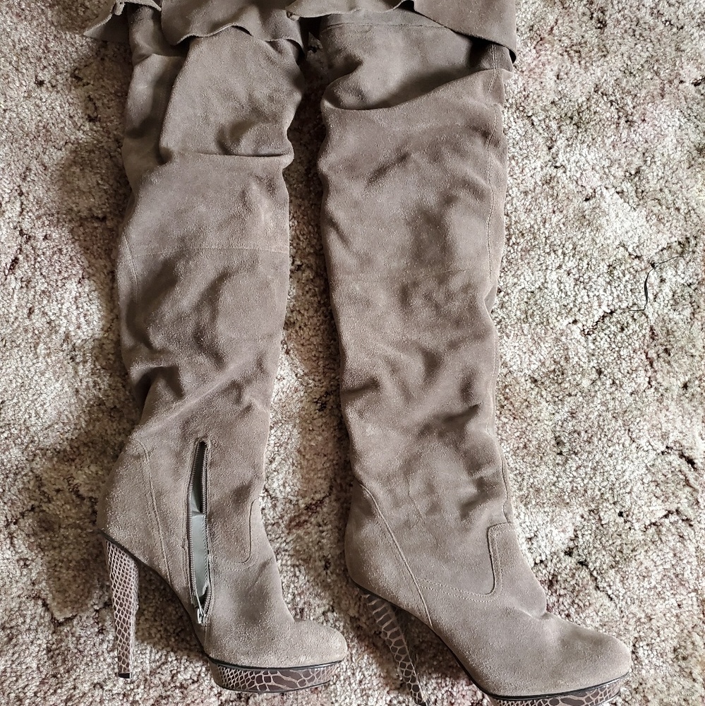 Bakers Lila Thigh High Gray Suede Platform Boots